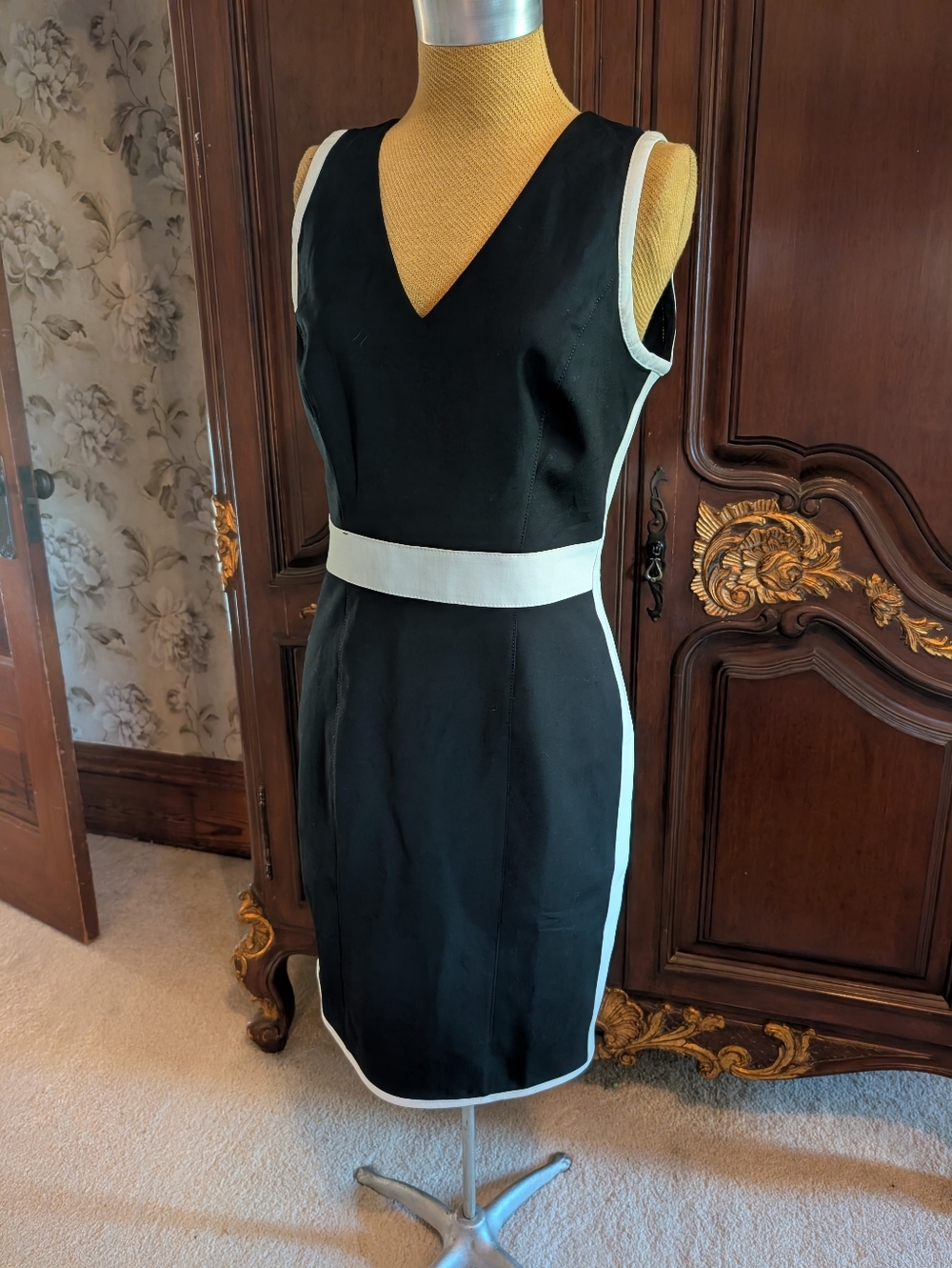 WHBM White House Black Market NWT Black White Dress